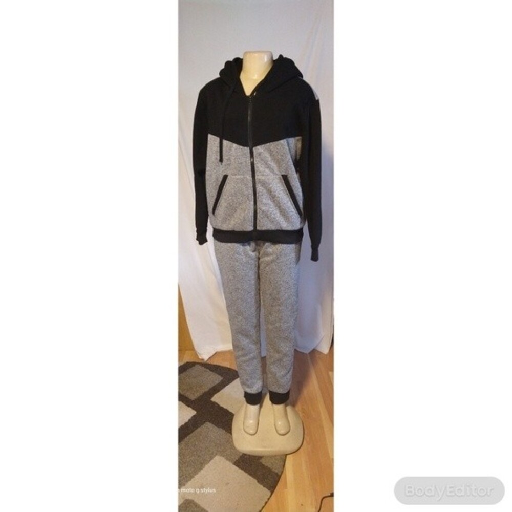 Light Gray/Dark Black Sweatsuit 2X